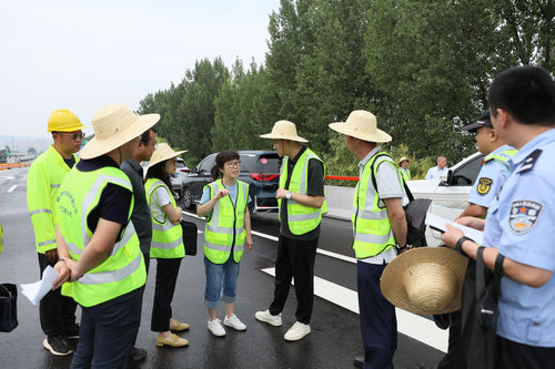 西安繞城高速公路方家村立交通行能力提升工程通過交工驗(yàn)收4.JPG